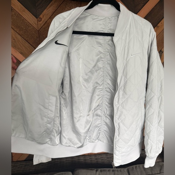 Nike Sportswear Women's Reversible Varsity Bomber Jacket size Large - Picture 10 of 16